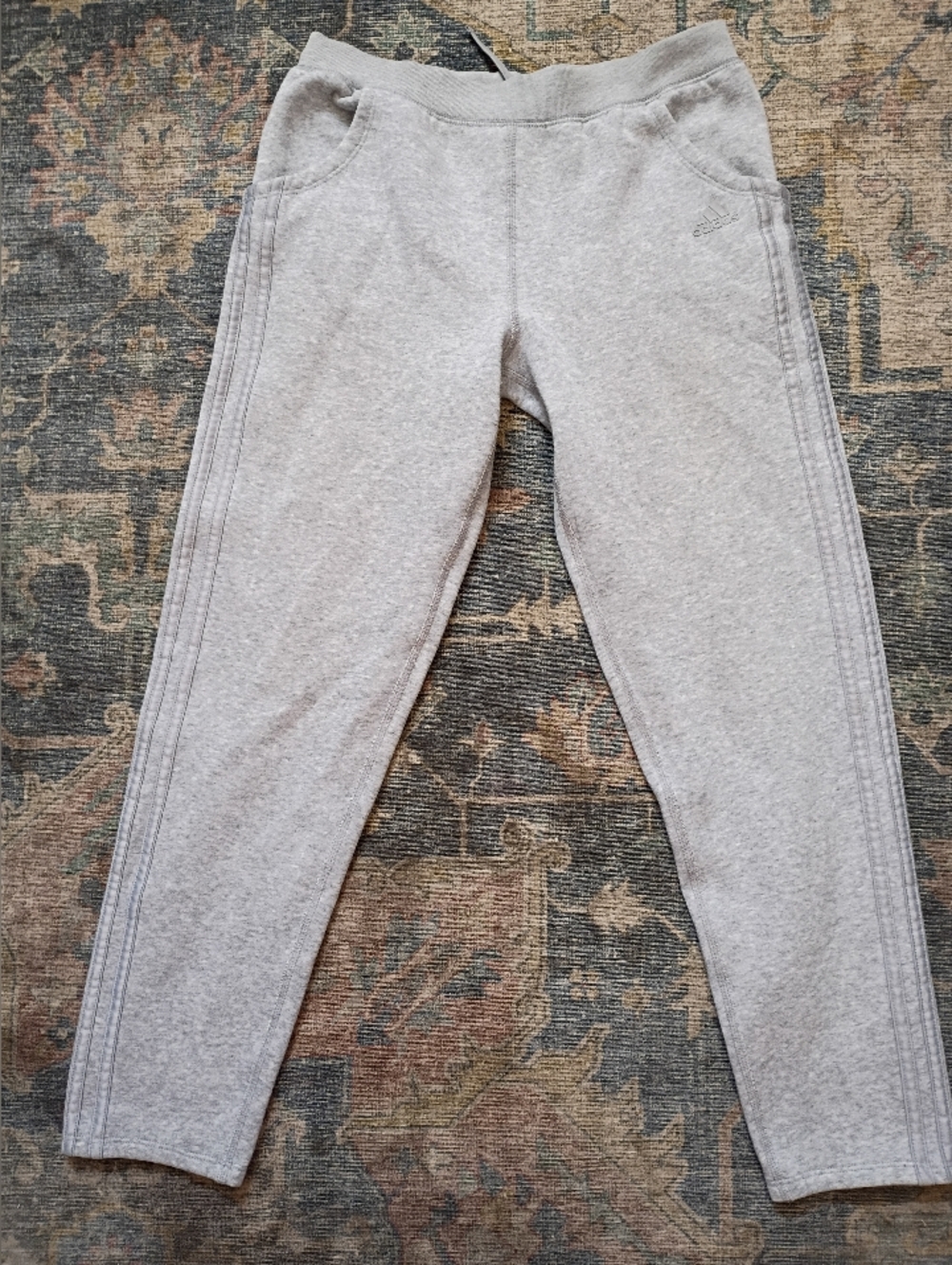 Boys Adidas XL 16 Heather Gray Jogger Sweatpants with Subtle Side Stripes